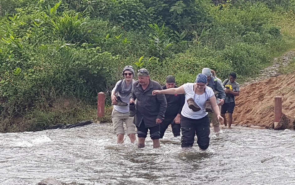 Durch den Fluss nach Vohimana